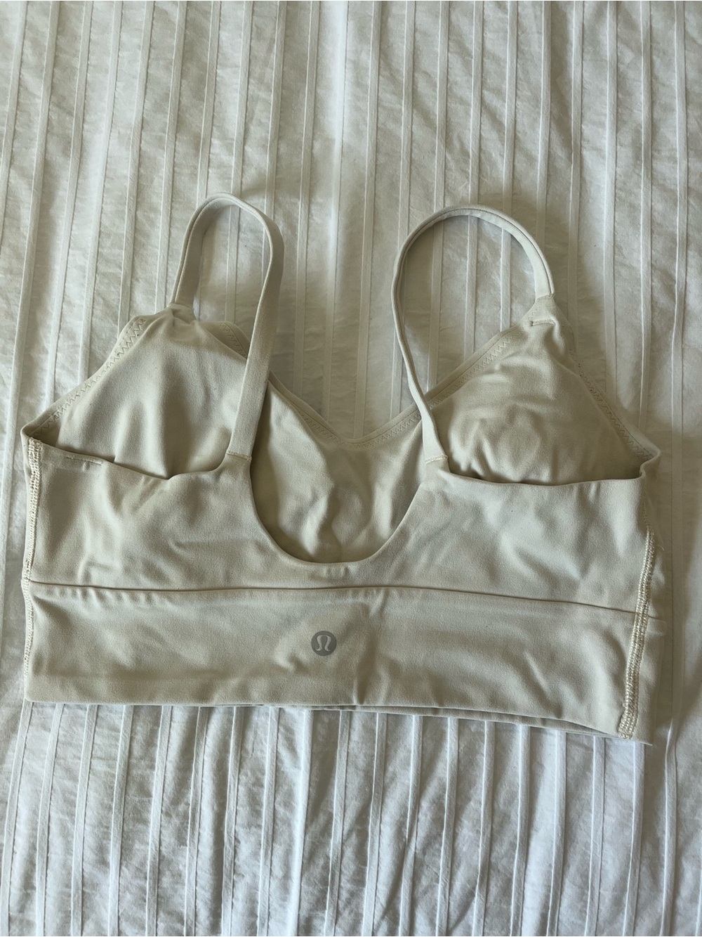 lululemon Focuser Scoop-Neck Bra Nulu
Light Support, A/B Cup - Light Ivory - Picture 7 of 7
